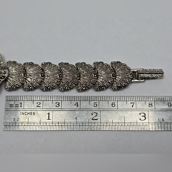 Vintage Xanadu Marcasite Watch Silver Tone Shells Flapper Bracelet New Battery - Picture 7 of 9